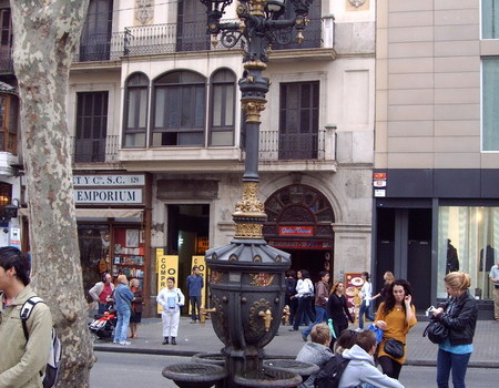 Barcelona mit Springbrunnen