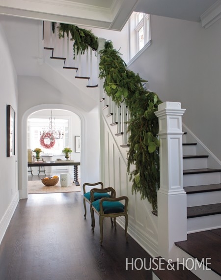 Die besondere Weihnachtsdekoratin - Girlanden an Treppen