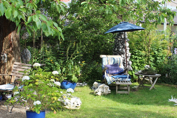 Ruheplatz in einem kleinem Garten