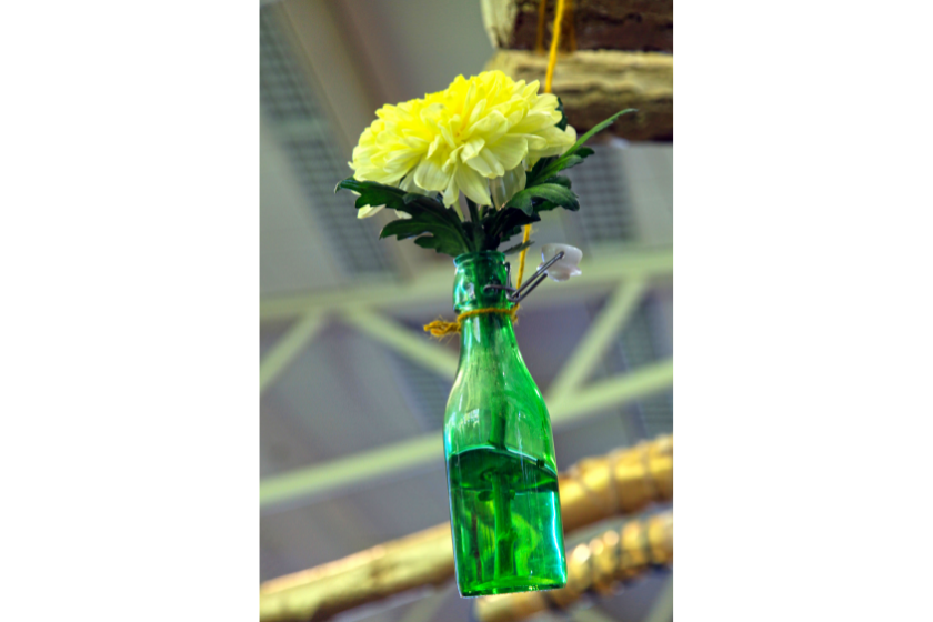 Flaschenampel mit Chrysantheme